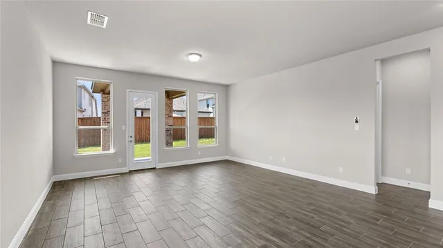 $2,550 | 3804 Malibu Drive, Sherman, TX 75090