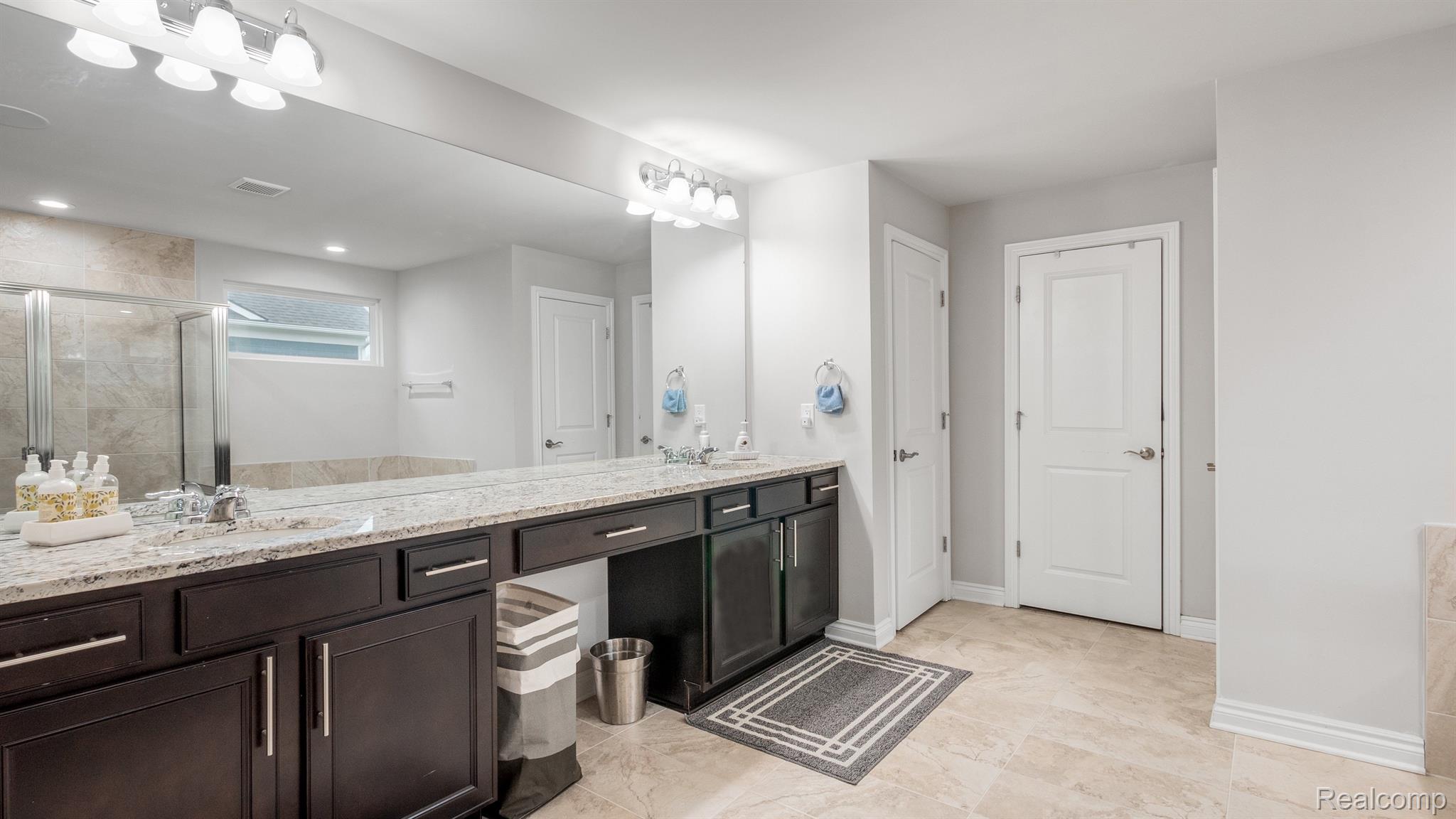 2130 Logan Drive Rochester, MI 48309 - Photo 23 of 35 Gallery Image 23