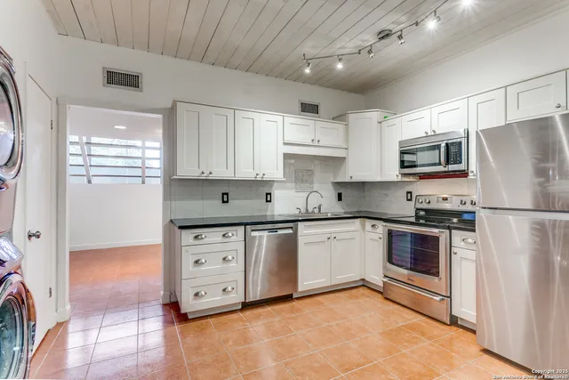 $249,000 | 3102 Eisenhauer Road, Unit B 20, San Antonio, TX 78209