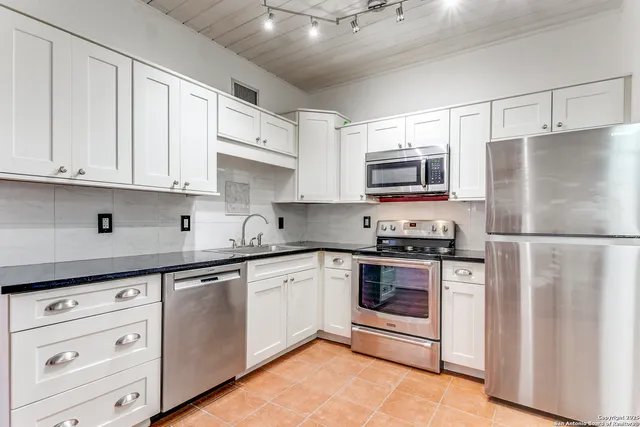 $249,000 | 3102 Eisenhauer Road, Unit B 20, San Antonio, TX 78209