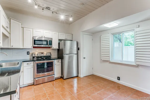 $249,000 | 3102 Eisenhauer Road, Unit B 20, San Antonio, TX 78209