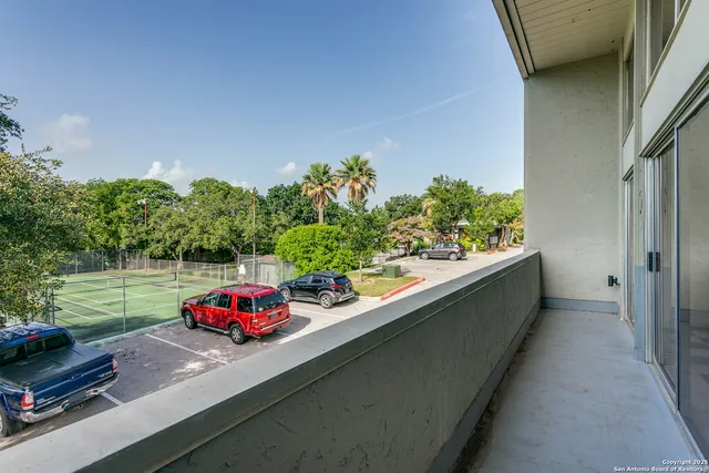 $249,000 | 3102 Eisenhauer Road, Unit B 20, San Antonio, TX 78209