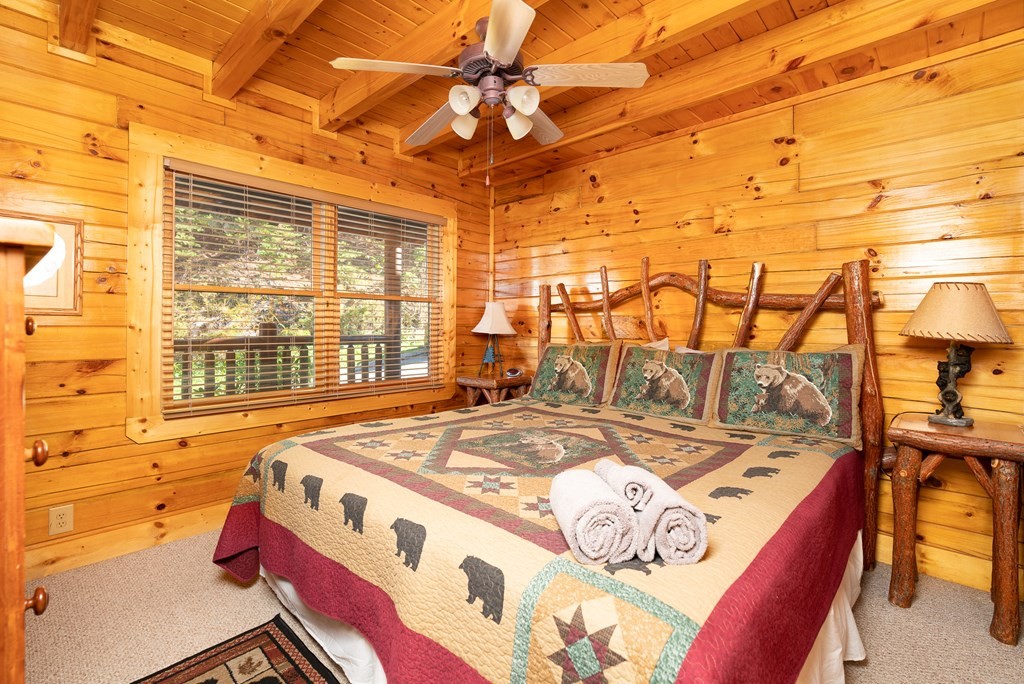 1726 Summit View Way Pigeon Forge, TN 37862 - Photo 13 of 35 Gallery Image 13