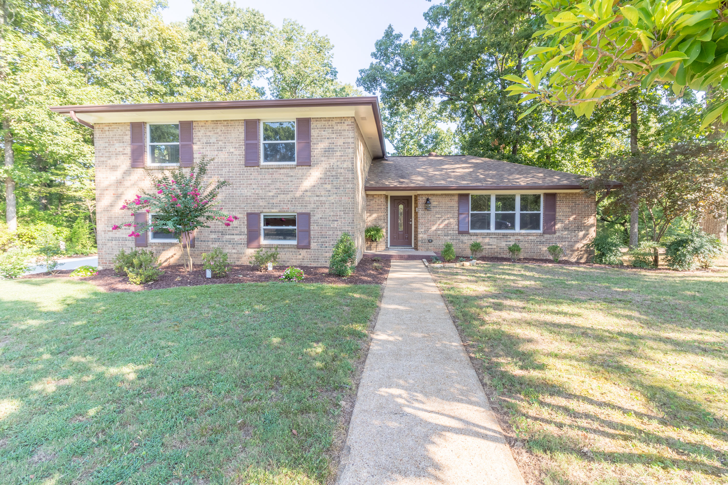4719 Ridge Crest Road Hixson, TN 37343 - Photo 1 of 40 4719 Ridge Crest-1