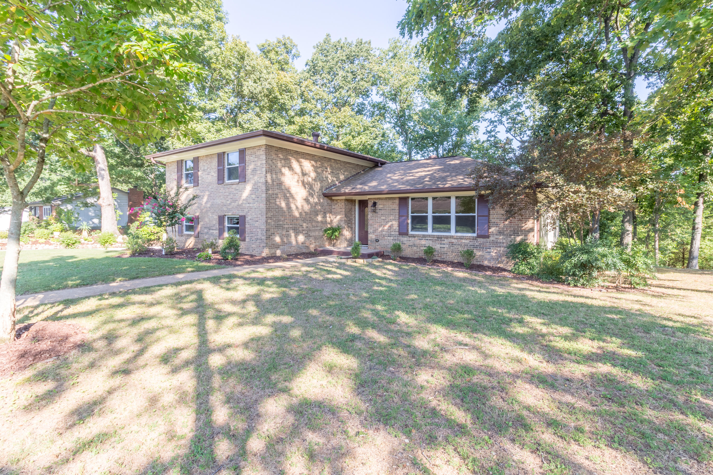 4719 Ridge Crest Road Hixson, TN 37343 - Photo 3 of 40 4719 Ridge Crest-2