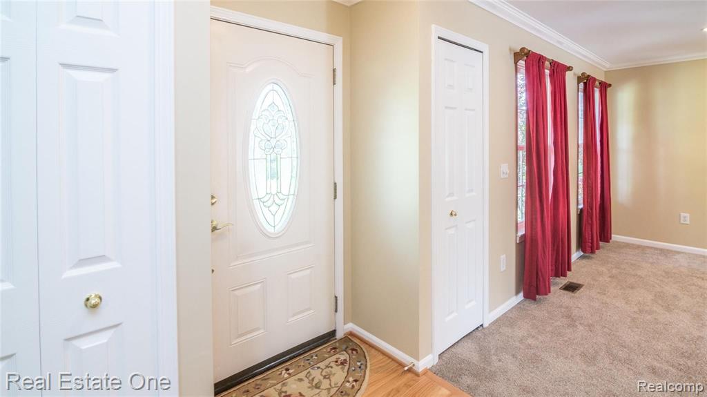 2631 Clivedon Road Howell, MI 48843 - Photo 11 of 32