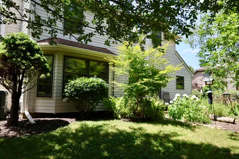 $499,999 | 948 Cedar Drive, Burlington, WI 53105