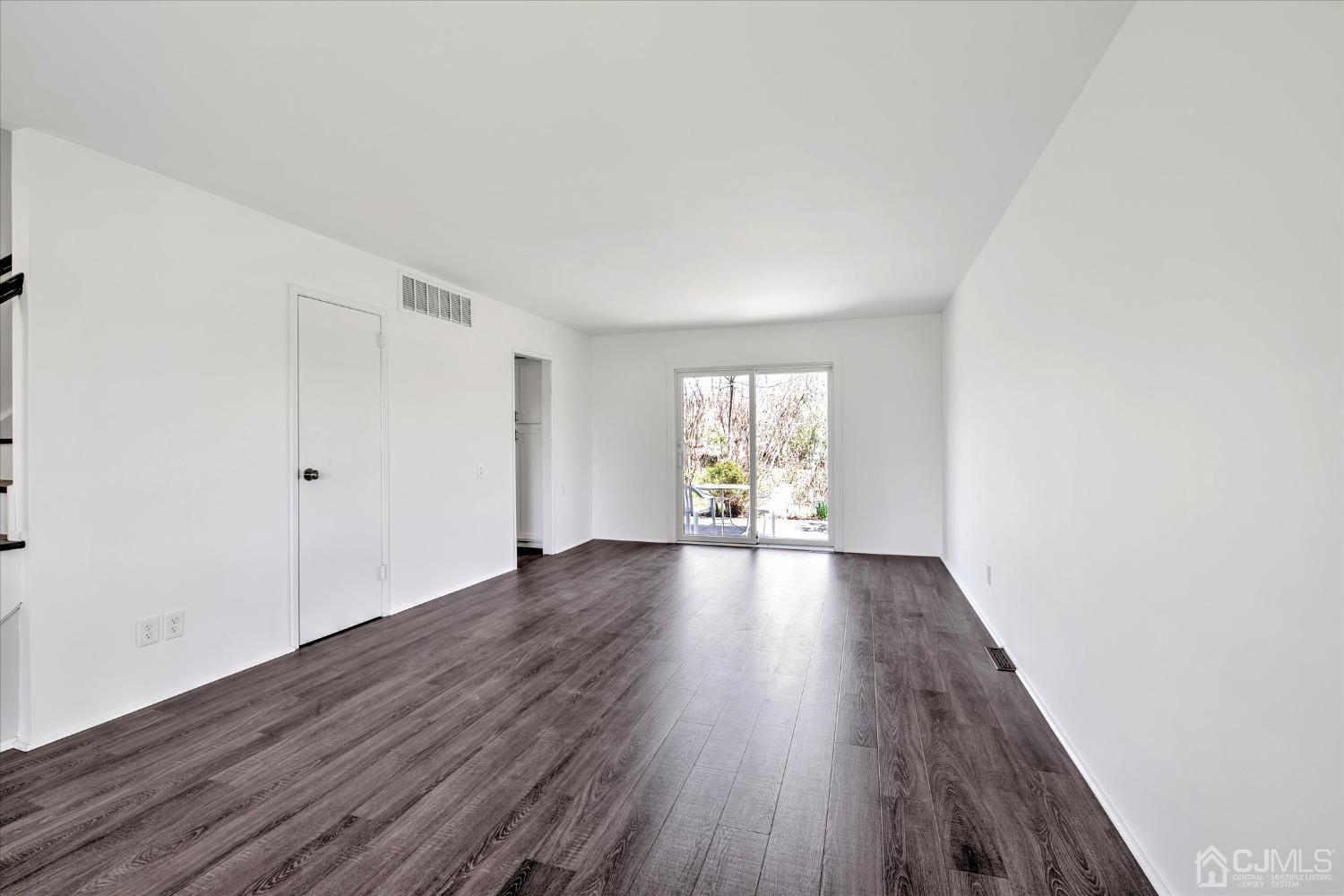 5 Calvin Road Kendall Park, NJ 08824 - Photo 6 of 31 Gallery Image 6