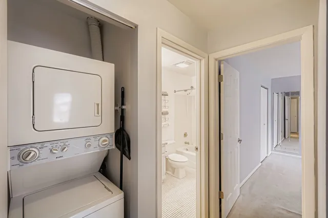 $182,000 | 707 West Central Road, Unit A6, Mount Prospect, IL 60056