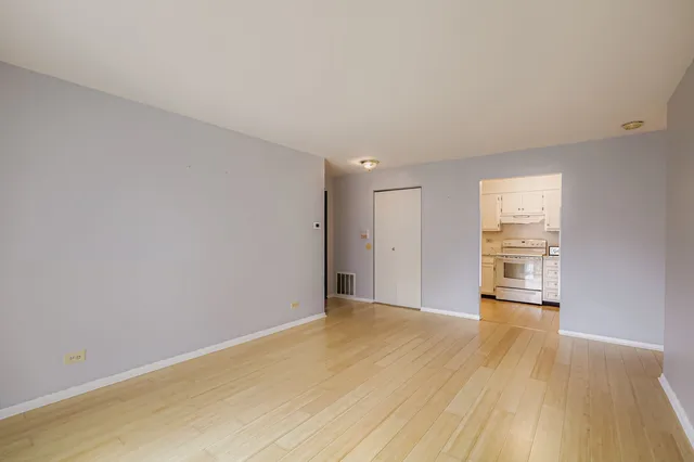 $182,000 | 707 West Central Road, Unit A6, Mount Prospect, IL 60056