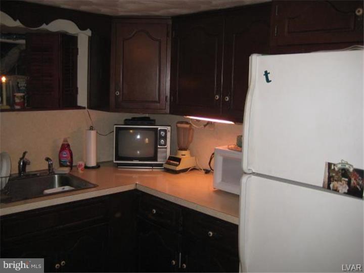 5677 Vera Cruz Road Emmaus, PA 18049 - Photo 8 of 14 Gallery Image 8