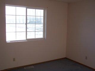 18670 Summitview Road Tieton, WA 98947 - Photo 3 of 4 an empty room with a window