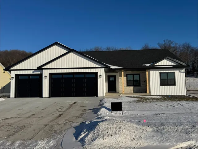 $579,900 | 3115 Cortland Street, Onalaska, WI 54650