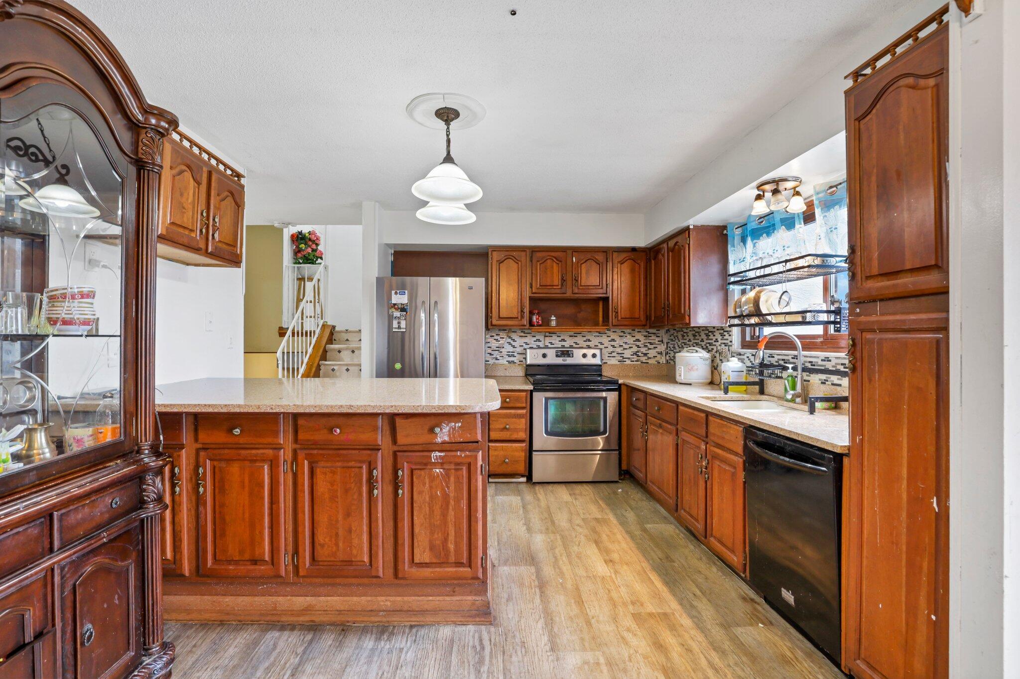 2227 Balmoral Road Columbus, OH 43229 - Photo 9 of 25 9-web-or-mls-IMG_4222