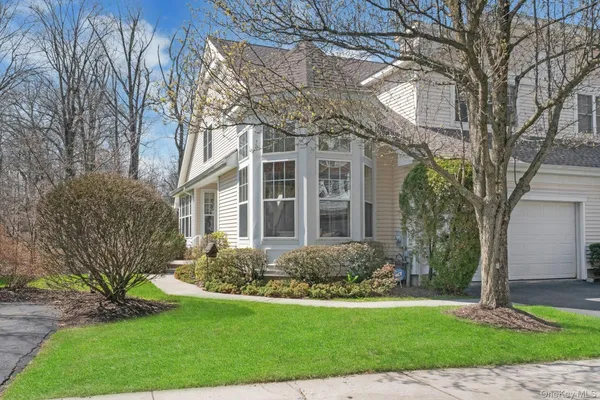 $1,098,000 | 18 Briarbrook Drive, Briarcliff Manor, NY 10510