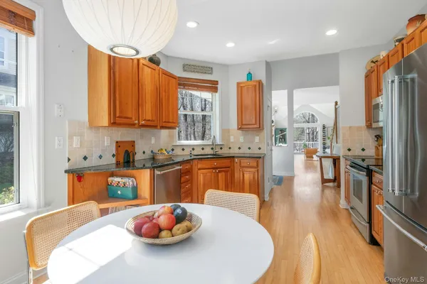 $1,098,000 | 18 Briarbrook Drive, Briarcliff Manor, NY 10510