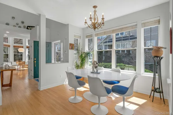 $1,098,000 | 18 Briarbrook Drive, Briarcliff Manor, NY 10510