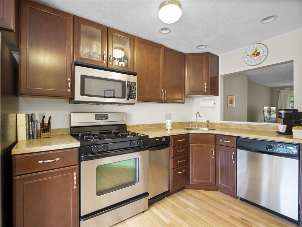 4 Deer Path, Unit 2 Maynard, MA 01754 - Photo 4 of 34