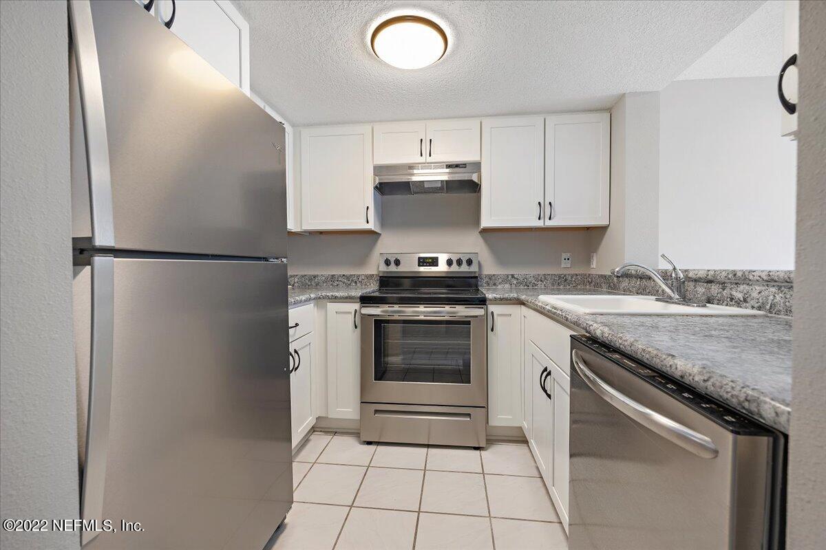 880 A1A Beach Boulevard, Unit 2108 St. Augustine, FL 32080 - Photo 2 of 20 Kitchen