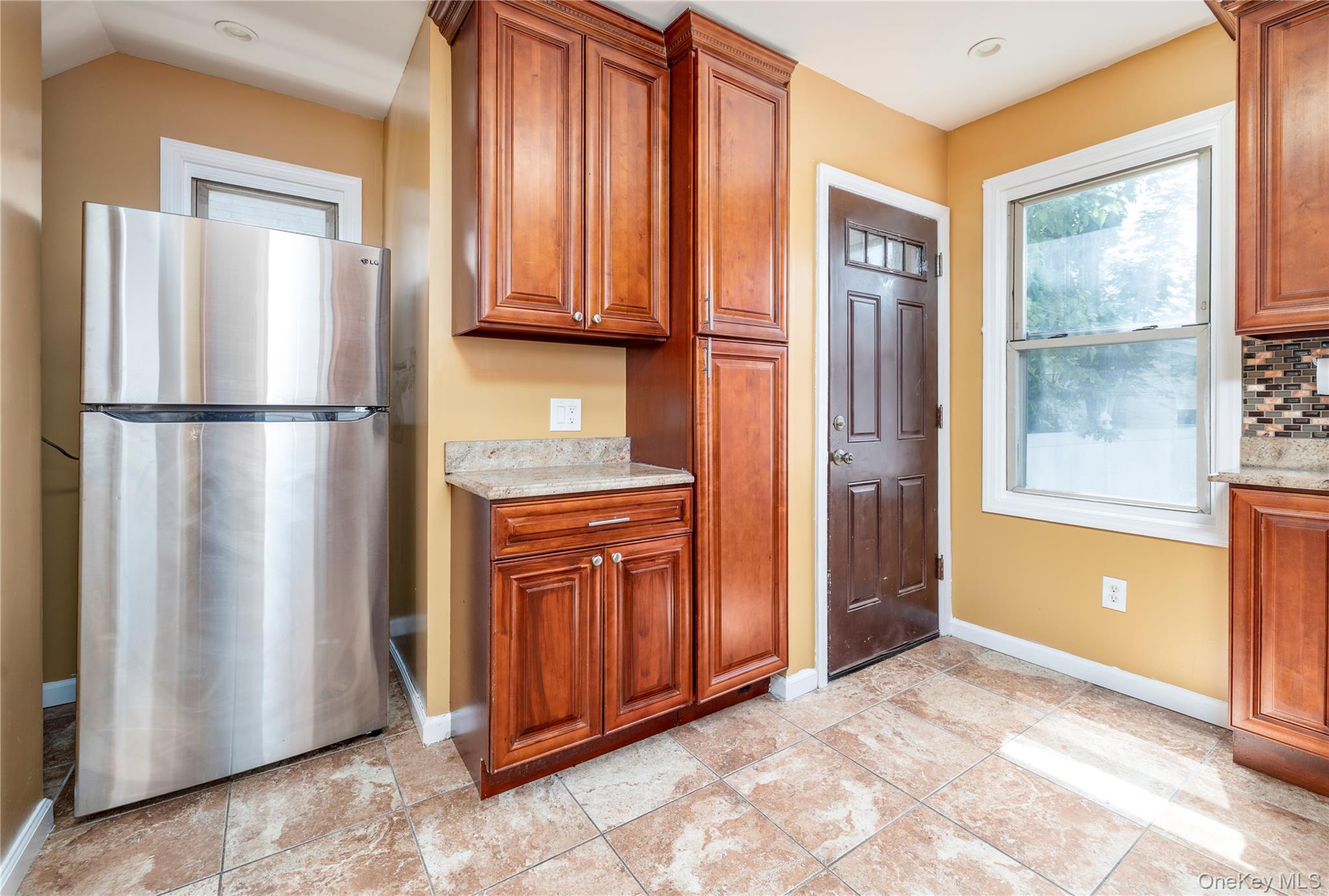 168-14 110th Road Queens, NY 11433 - Photo 8 of 18