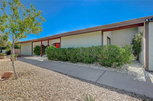 $3,000 | 2885 Duneville Street, Las Vegas, NV 89146