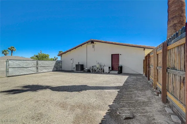 $3,000 | 2885 Duneville Street, Las Vegas, NV 89146