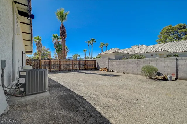 $3,000 | 2885 Duneville Street, Las Vegas, NV 89146