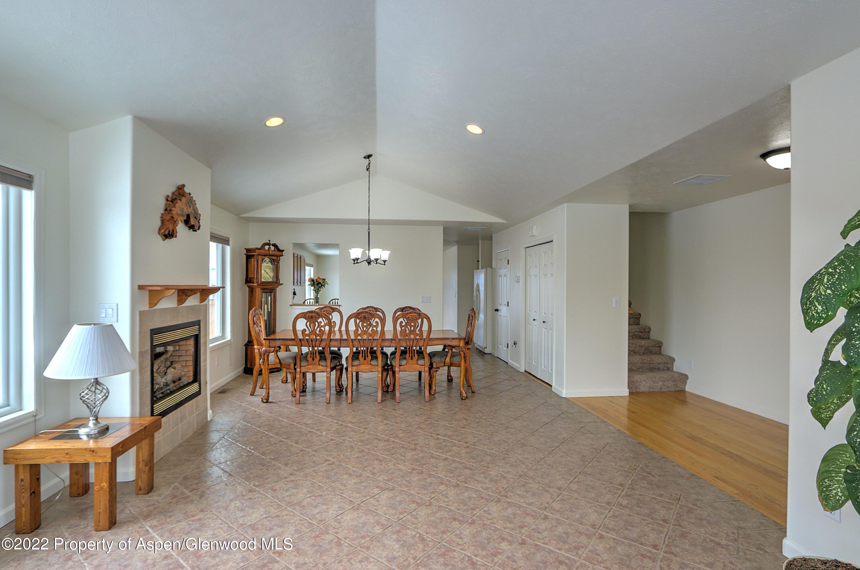 993 Hickory Drive Rifle, CO 81650 - Photo 3 of 25 Living Room