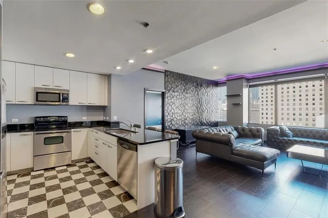 $2,300 | 1200 Main Street, Unit 1511, Dallas, TX 75202