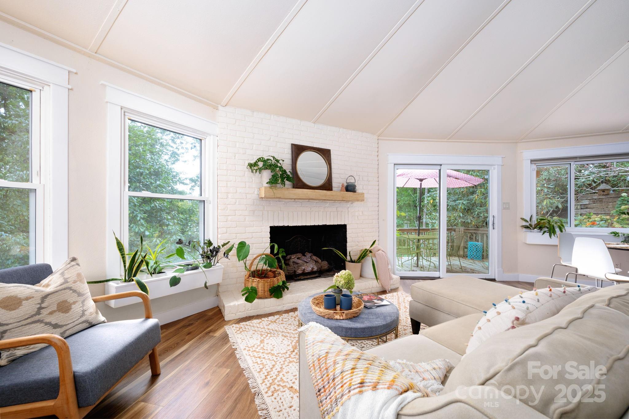 9 Reuben Road Asheville, NC 28804 - Photo 5 of 44 Gallery Image 5