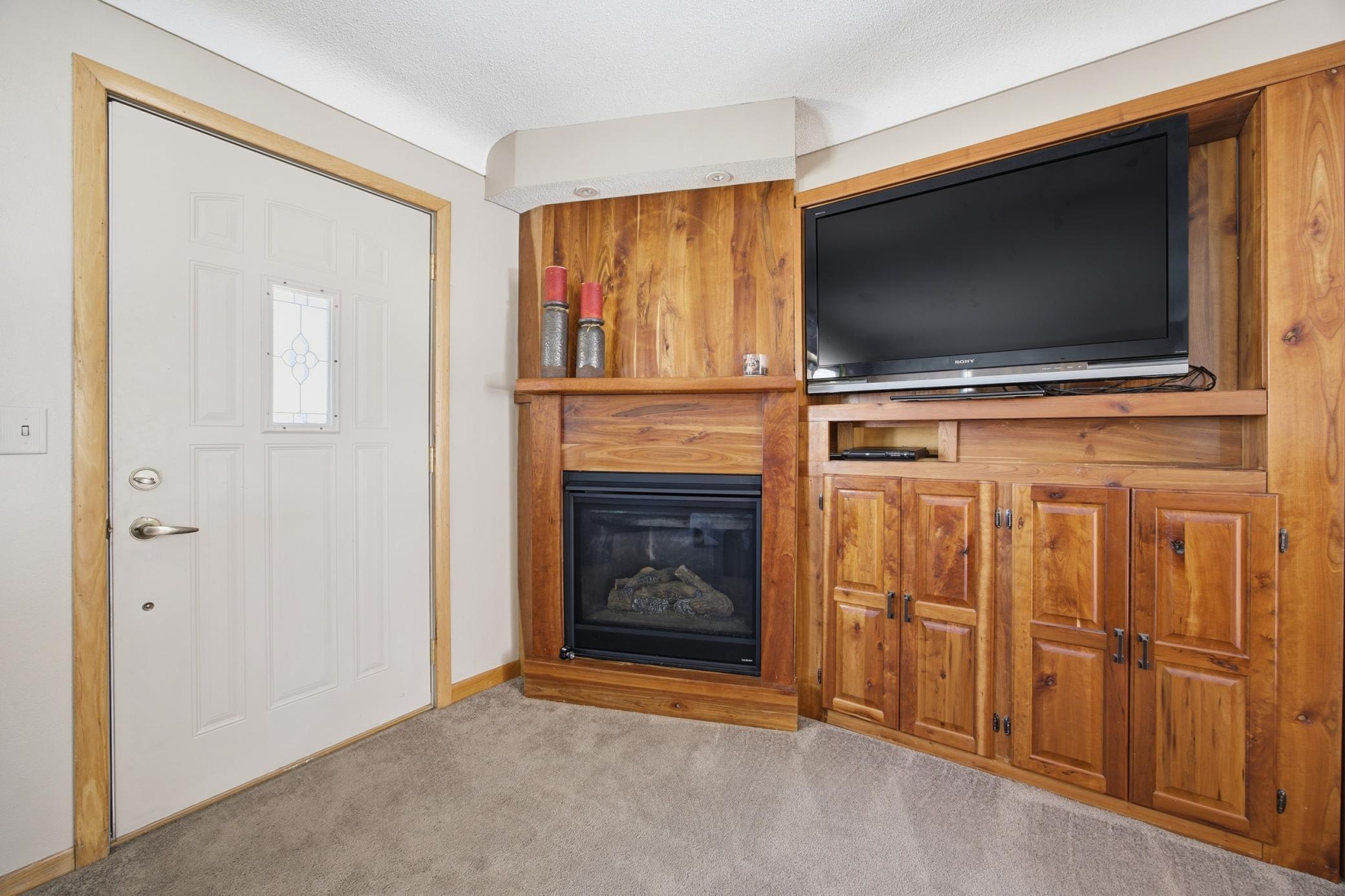 2105 6th Street South Moorhead, MN 56560 - Photo 4 of 28