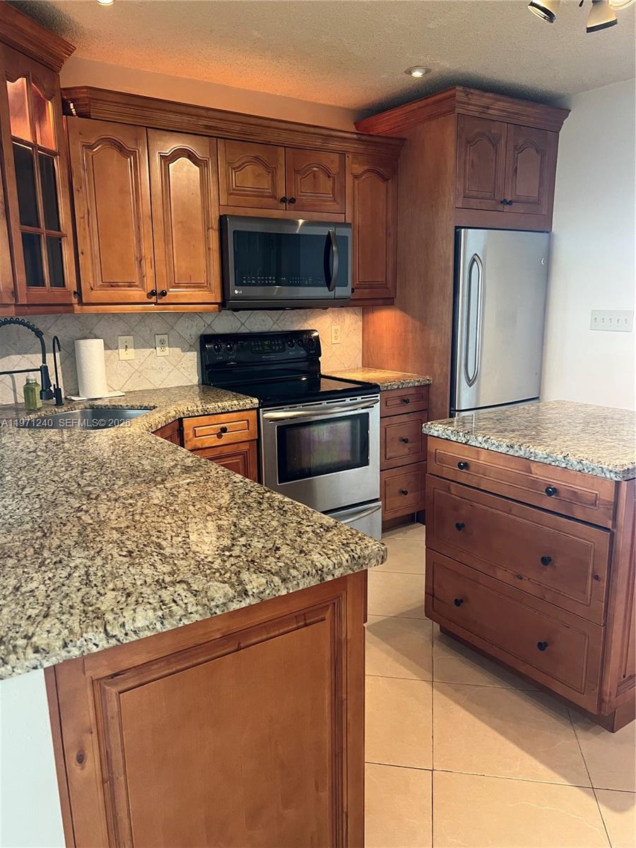 6805 Northwest 75th Street Tamarac, FL 33321 - Photo 37 of 50