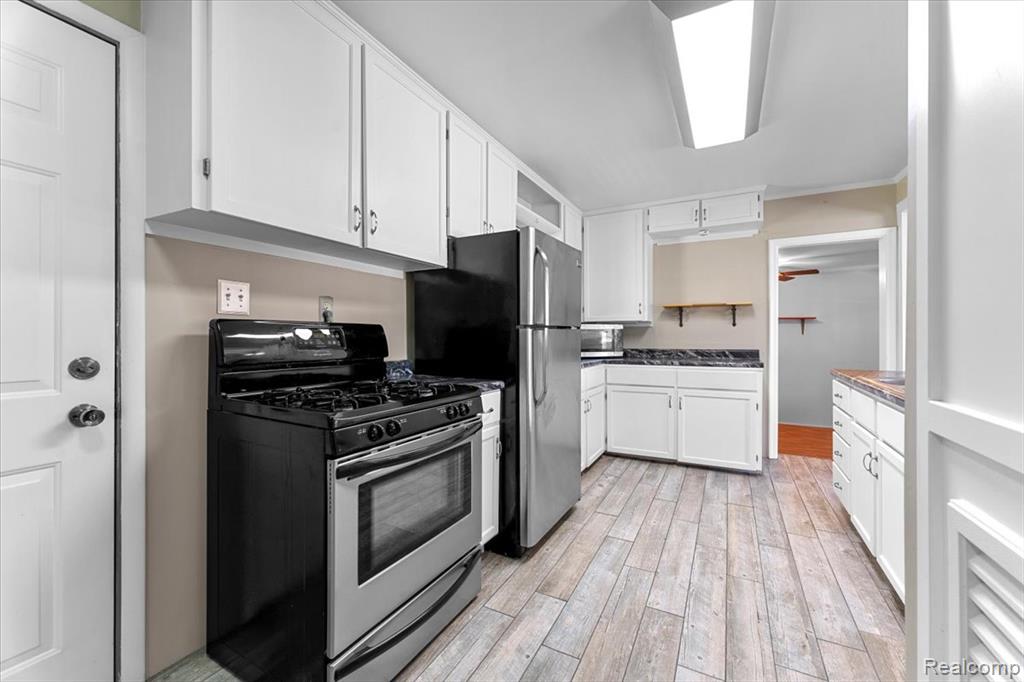 25952 Power Road Farmington Hills, MI 48336 - Photo 10 of 23