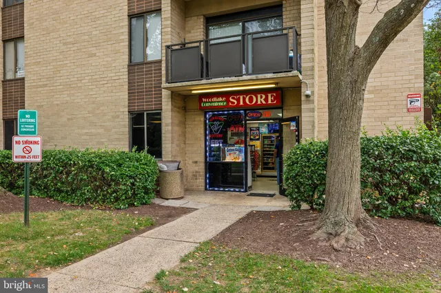 $215,000 | 3100 South Manchester Street, Unit 813, Falls Church, VA 22044