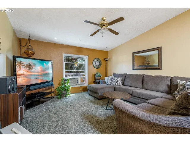 $159,900 | 1000 South McKern Court, Unit 85, Newberg, OR 97132