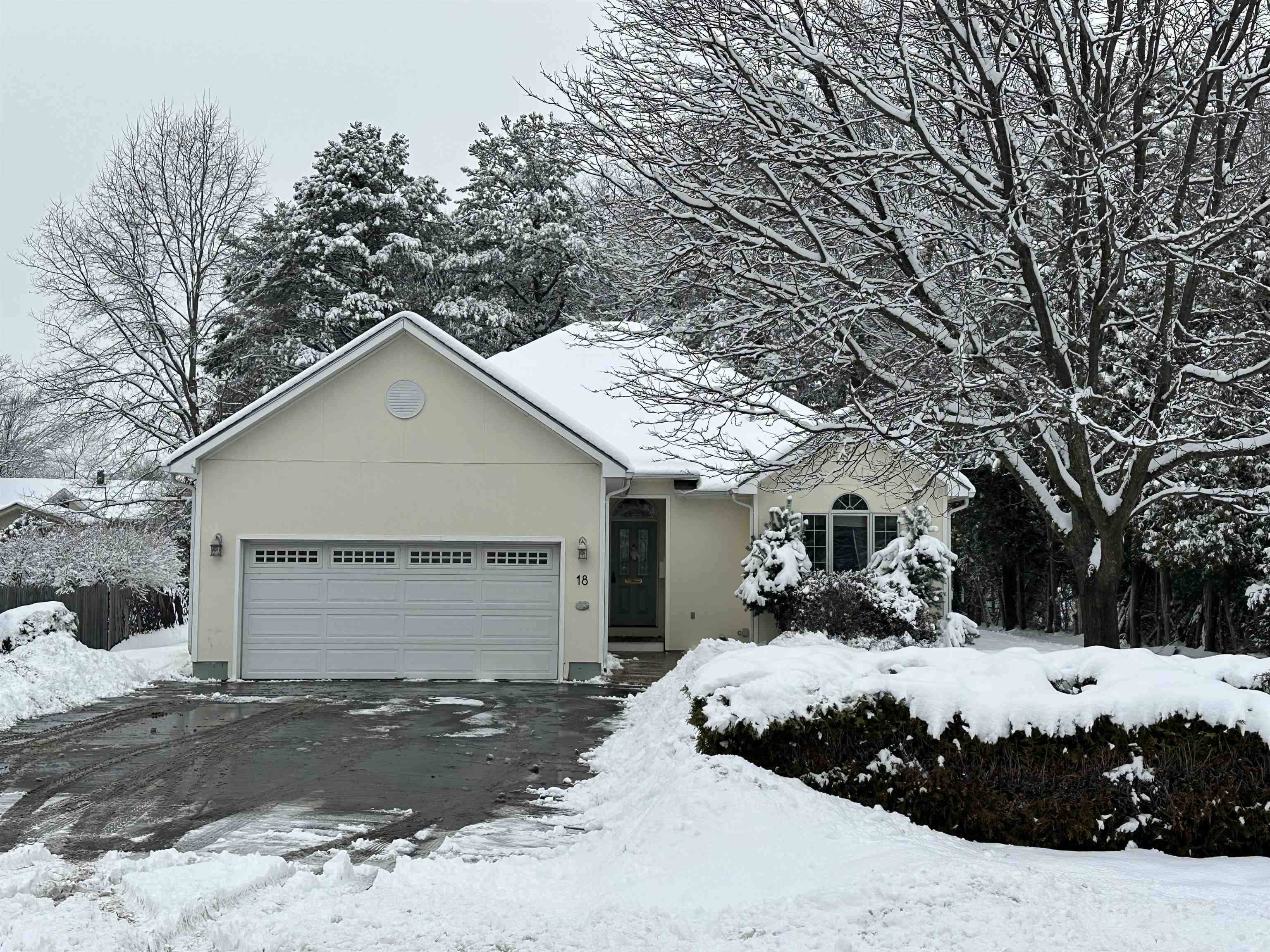 18 Kirby Road South Burlington, VT 05403 - Photo 1 of 38 Gallery Image 1
