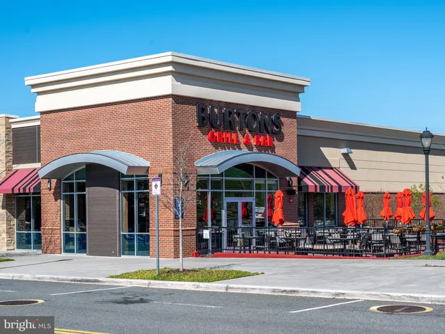 $947,500 | 7922 Ashland Drive, Alexandria, VA 22315