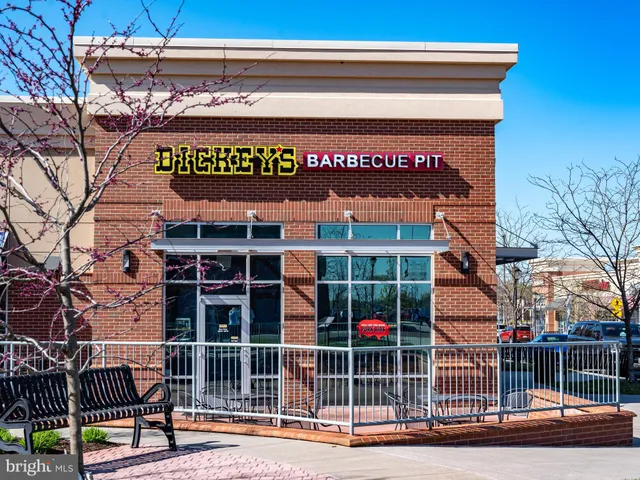 $947,500 | 7922 Ashland Drive, Alexandria, VA 22315