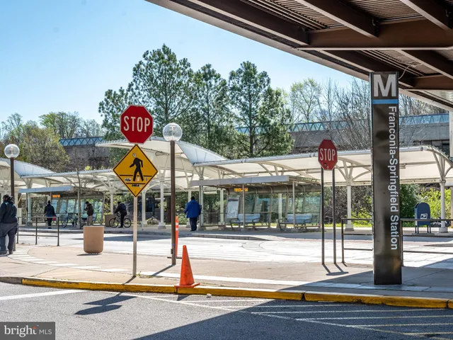 $947,500 | 7922 Ashland Drive, Alexandria, VA 22315