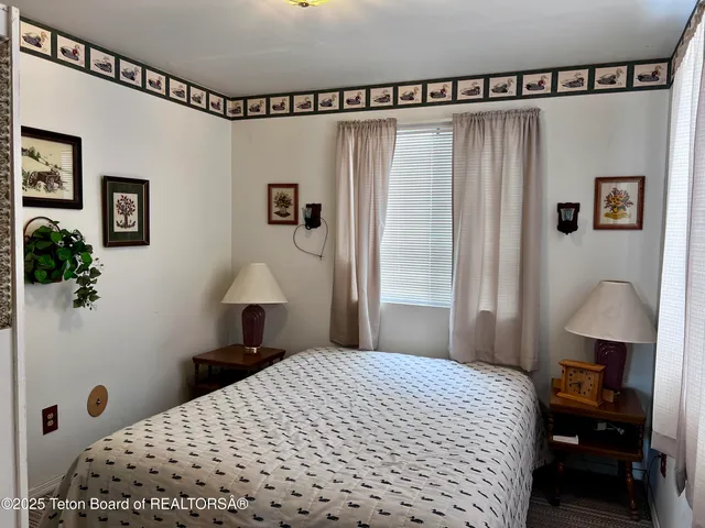 $975,000 | 466 Willow Crk Cyn Road, Bedford, WY 83112