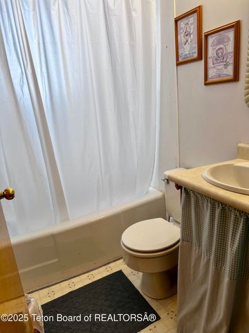 $975,000 | 466 Willow Crk Cyn Road, Bedford, WY 83112