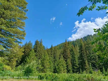 $975,000 | 466 Willow Crk Cyn Road, Bedford, WY 83112