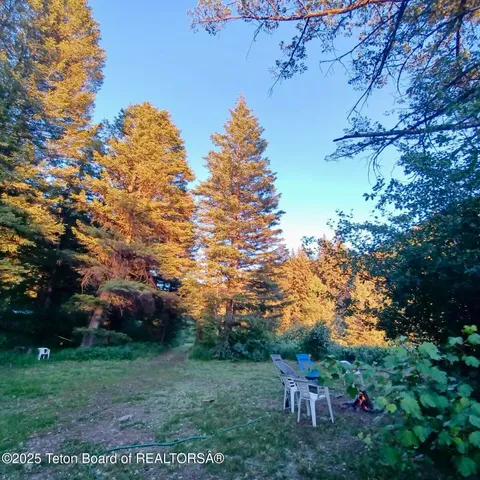 $975,000 | 466 Willow Crk Cyn Road, Bedford, WY 83112