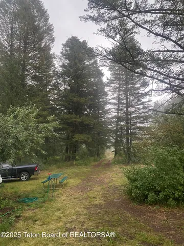 $975,000 | 466 Willow Crk Cyn Road, Bedford, WY 83112