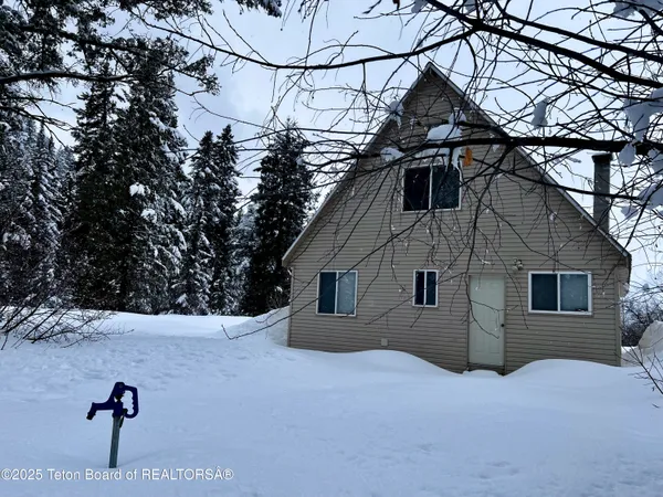 $975,000 | 466 Willow Crk Cyn Road, Bedford, WY 83112