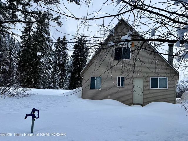 $975,000 | 466 Willow Crk Cyn Road, Bedford, WY 83112