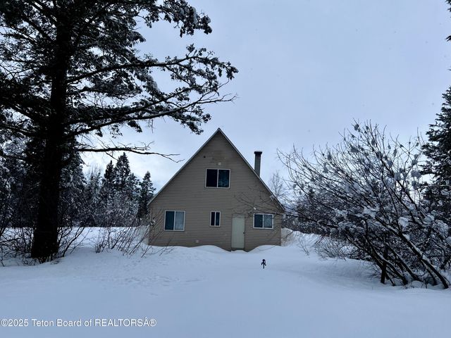 $975,000 | 466 Willow Crk Cyn Road, Bedford, WY 83112