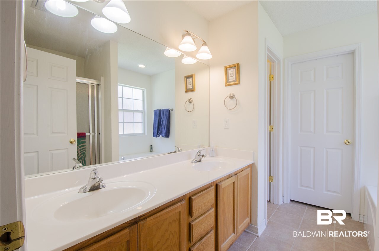 8232 Pecan Court Daphne, AL 36526 - Photo 12 of 32