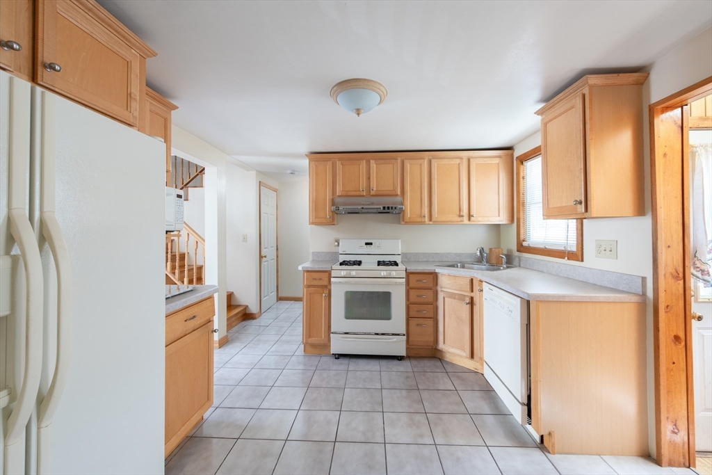 58 Libby Avenue Reading, MA 01867 - Photo 8 of 22