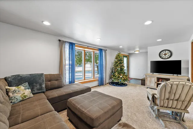 $359,900 | 215 Lilac Lane, Belgium, WI 53004